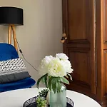 Clemenceau Confort - Jardin - Salle De Bain Privee - Wifi - Cuisine Partagee - 게스트하우스 비상부르