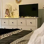 게스트하우스 Clemenceau Confort - Jardin - Salle De Bain Privee - Wifi - Cuisine Partagee - 3*