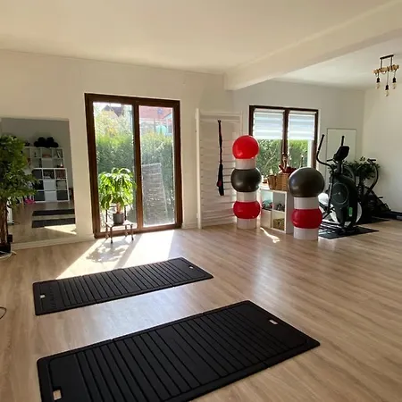 Clemenceau Confort - Jardin - Salle De Bain Privee - Wifi - Cuisine Partagee - بيت ضيافة 3*