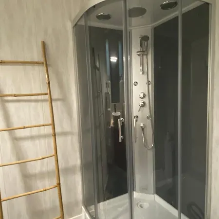 Clemenceau Confort - Jardin - Salle De Bain Privee - Wifi - Cuisine Partagee -